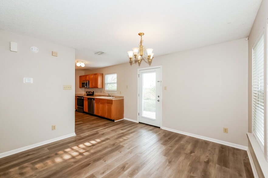 Building Photo - 2344 Summerwood Ln