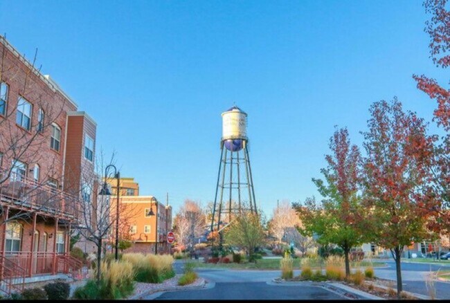 Building Photo - Stylish 3-Story Rowhome in the Desirable Water Tower Community Arvada - Available NOW!