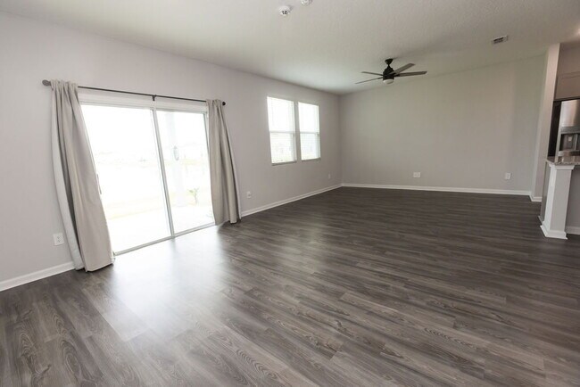 Building Photo - For Rent | Like-New 3 Bedroom, 2 Bath Home...