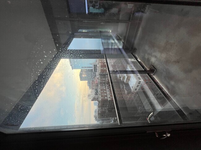 Building Photo - 60 E Monroe St