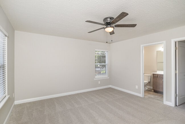 Building Photo - 505 Station Ct