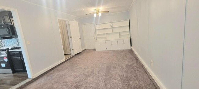 Building Photo - 4 Bedroom 1.5 bath in Argenta Oreana School District!