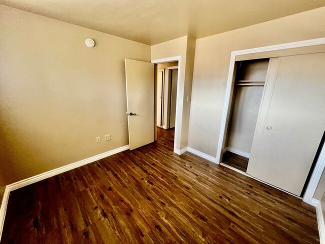 Building Photo - 6370-6370 Tamarisk Ave