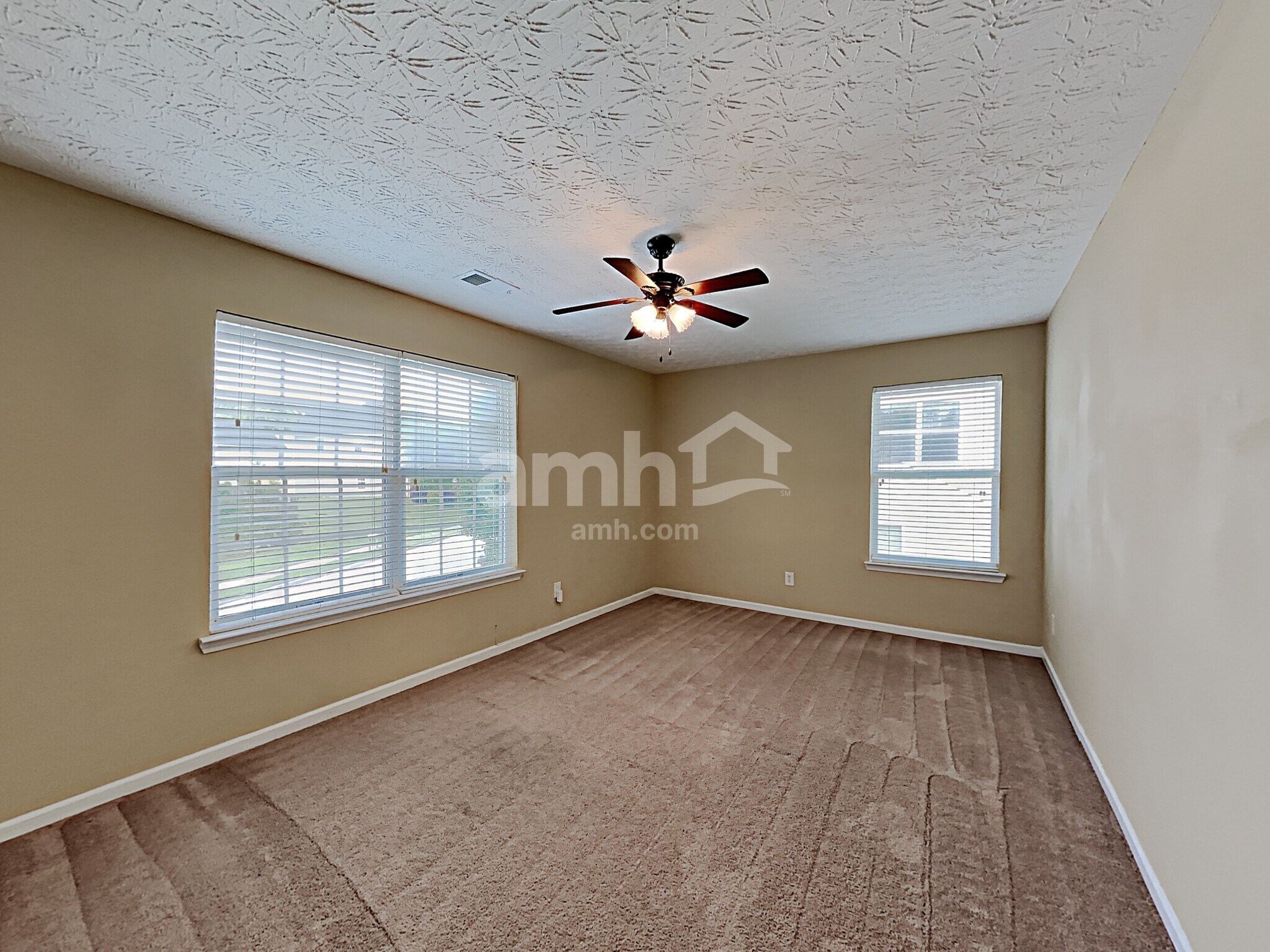 Building Photo - 889 Bramble Way