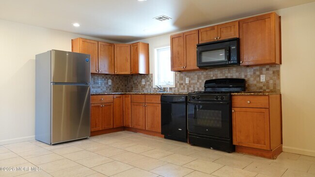 Building Photo - 20 Main St