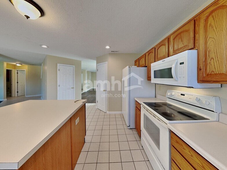 Building Photo - 529 Austrian Way