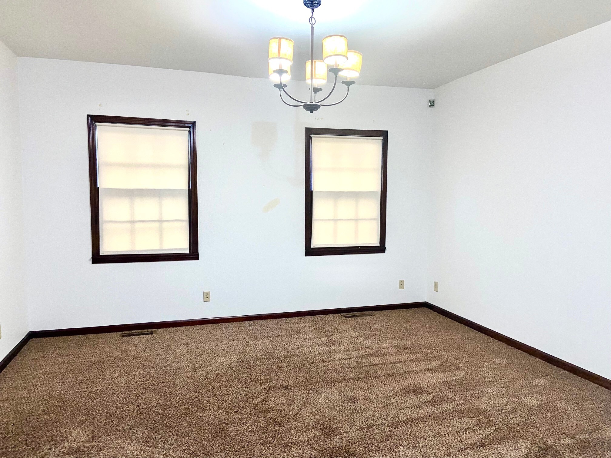 Building Photo - 513 10th Ct S