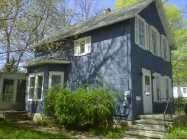 Primary Photo - 105 Seymour St