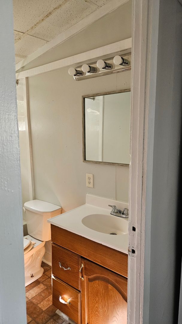 Building Photo - 2717 S Villa Dr