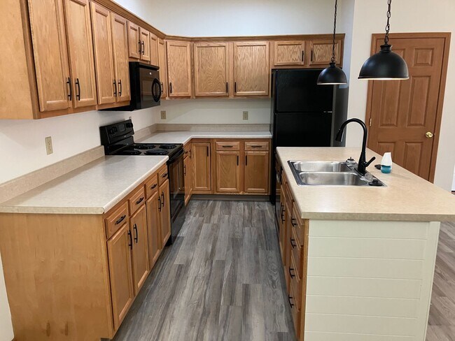 Building Photo - Modern & Spacious 3-Bedroom Ranch Condo – Coming mid-August 2026!