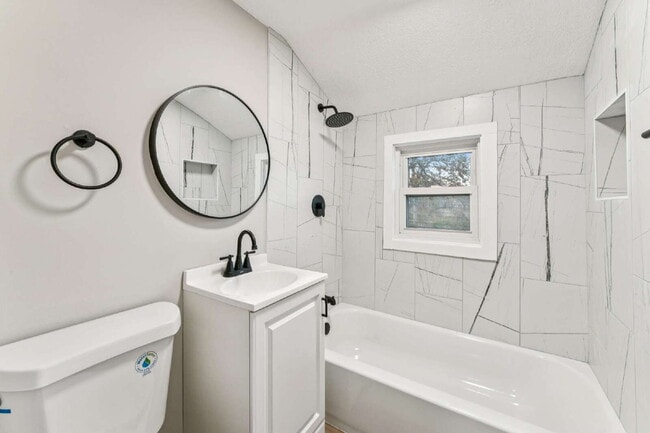 Building Photo - Beautifully renovated 5-bedroom, 2 full bath home ready for move-in!  1st month's rent is FREE!*