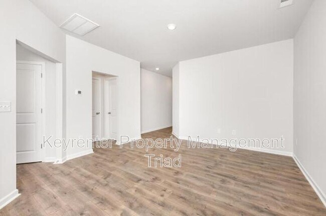 Building Photo - 1122 Banworth Ct