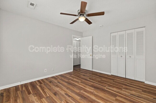 Building Photo - 2042 Gascony Parc Dr