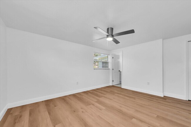 Building Photo - 5600 Bayou Grande Blvd NE