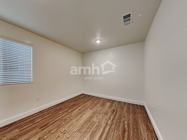 Building Photo - 724 Terrain Star Ave