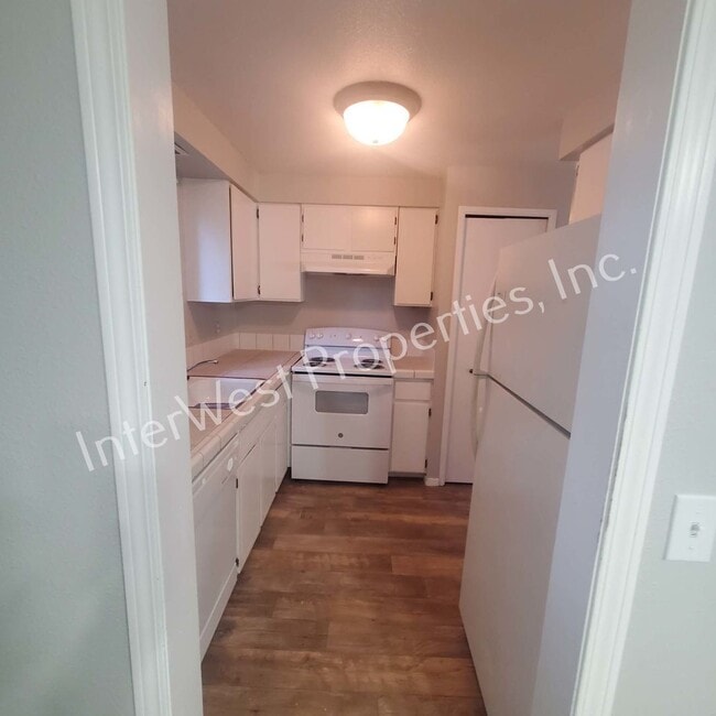 Building Photo - Beautiful Ranch Style Home on Very Large Corner Lot With W/D Hookups, Fireplace, 2 Car Garage & A...
