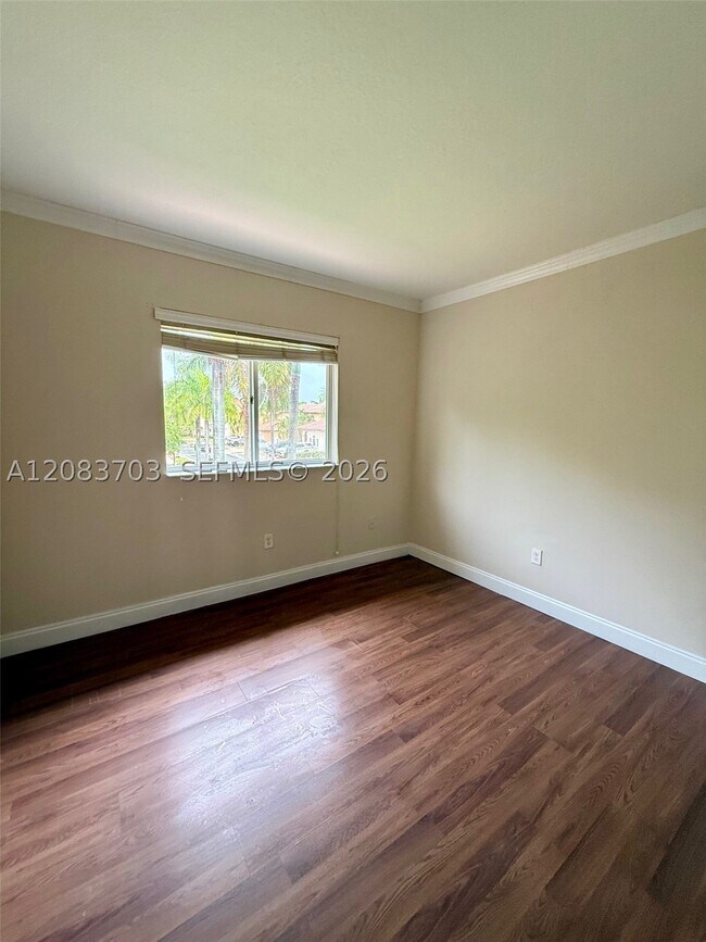 Building Photo - 2601 NE 41st Cir