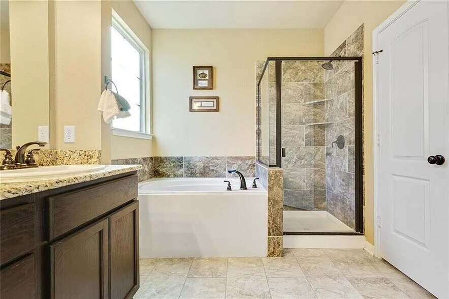 Building Photo - 10709 Burnham Dr