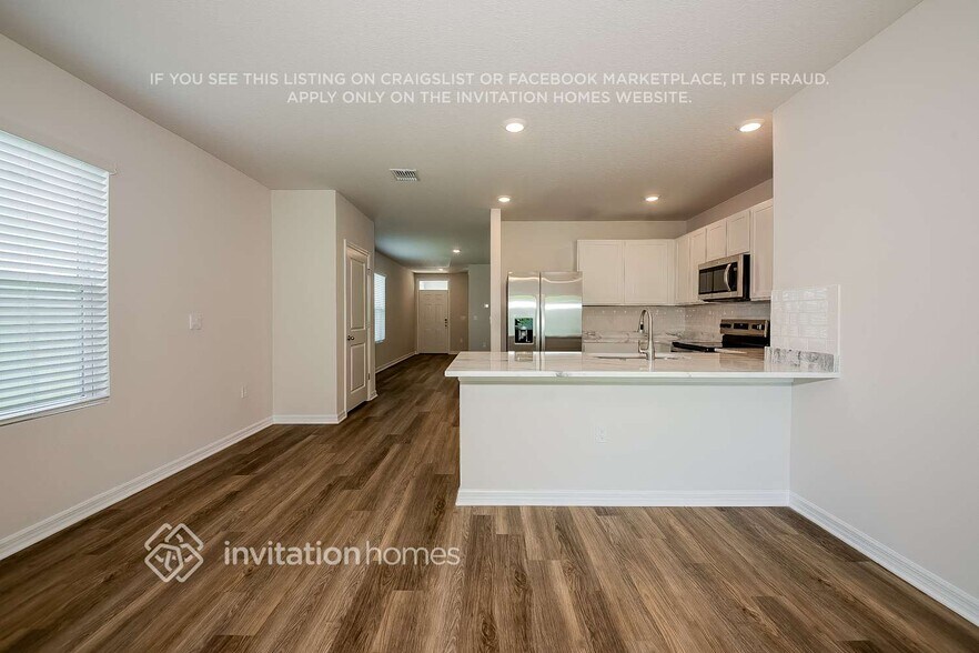 Building Photo - 8033 Majestic Palms Ct