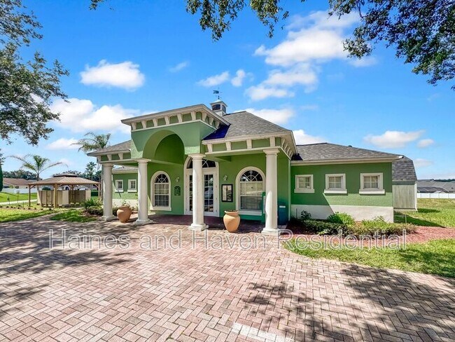 Building Photo - 403 Corvina Dr
