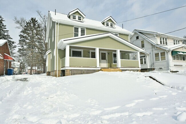 Building Photo - 310/312 Prospect St