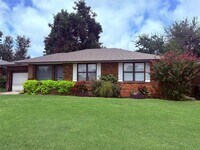 Building Photo - 2923 NW 72nd St