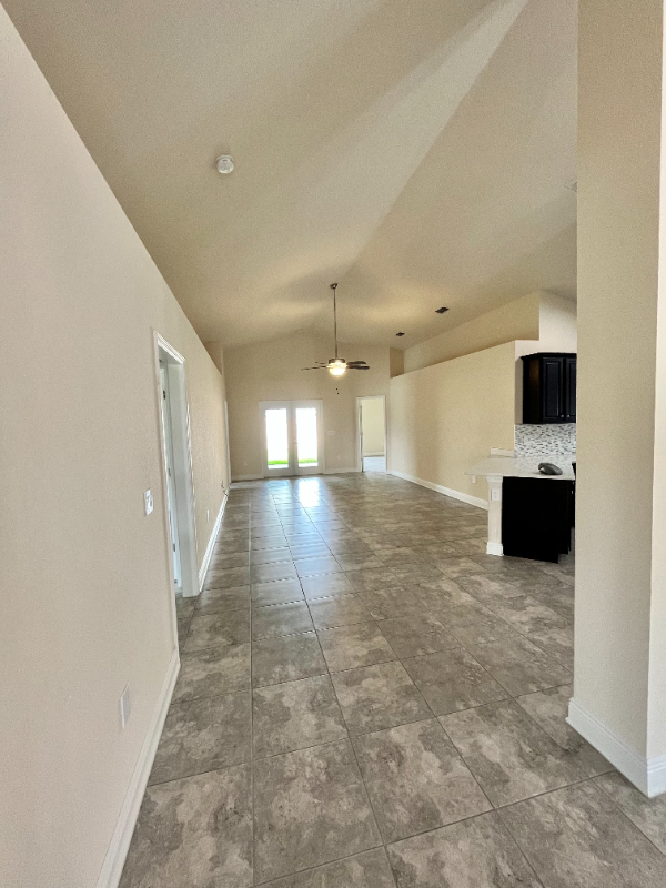 Building Photo - 424 Buchannan Dr