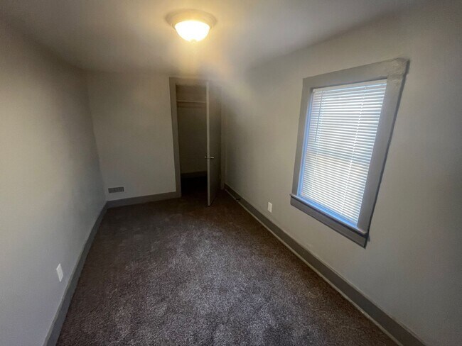 Building Photo - 3 Bedroom 1.5 Bath Single Family Home for Rent