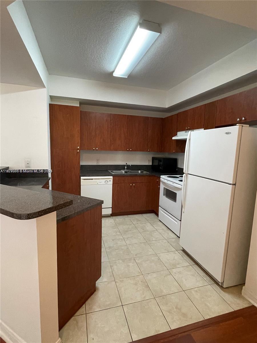 Building Photo - 115 SW 11th St