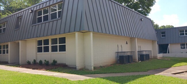 Building Photo - 433 Meadowlark Dr