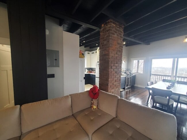 Building Photo - 56 Percival St