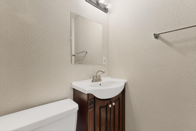 Building Photo - 222 Shannon Pl NW