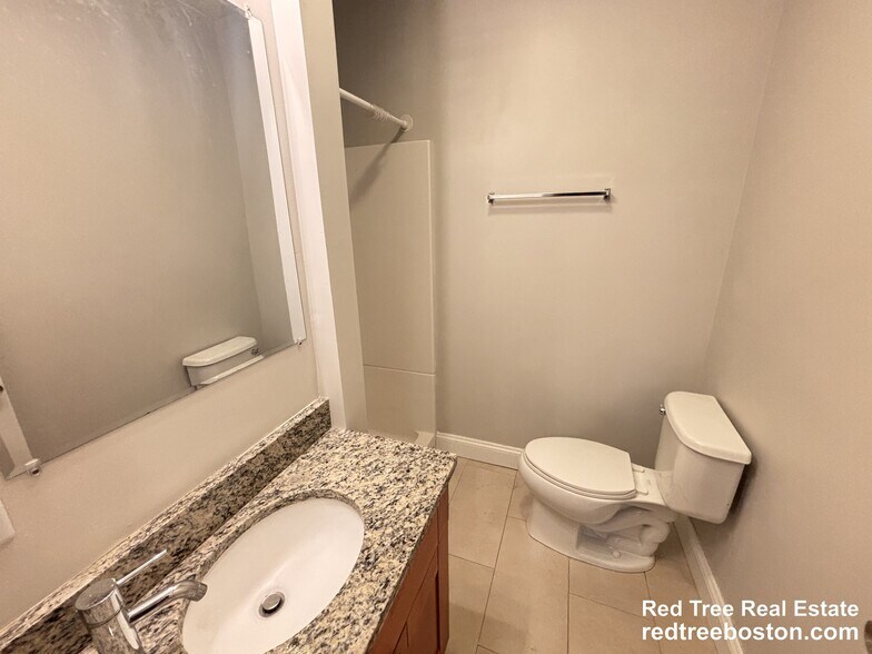 Building Photo - 76 Egmont St