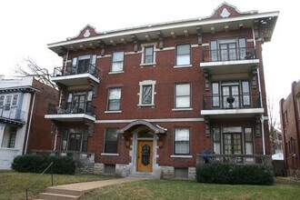 Building Photo - 6036 Washington Blvd