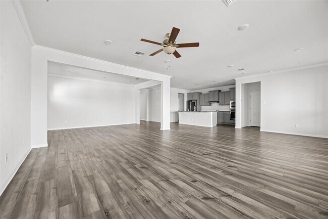 Building Photo - 2265 Wooster St