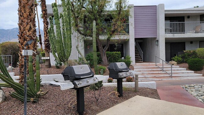 Building Photo - 3155 Ramon Rd