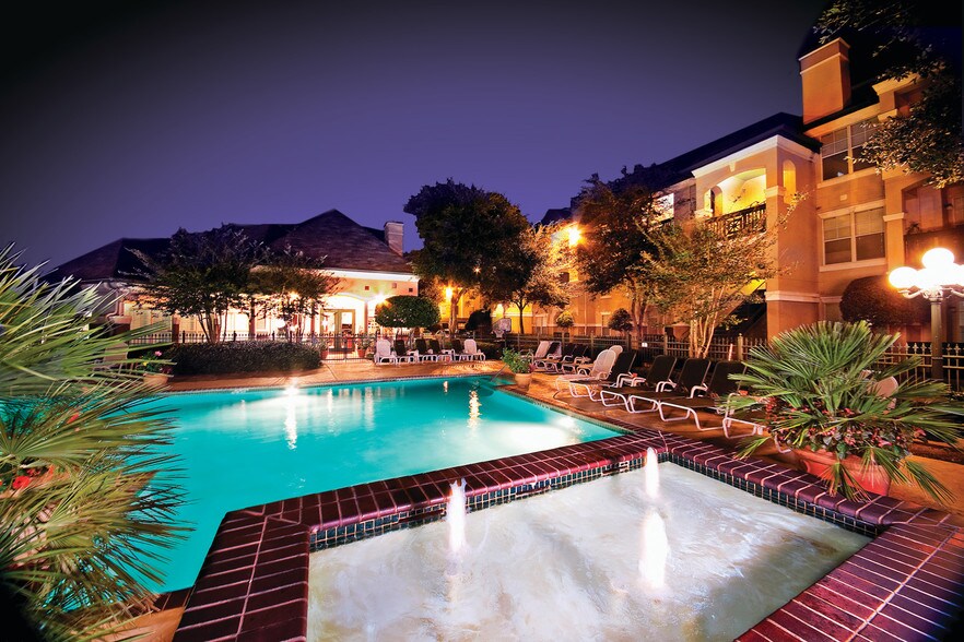 LaCrosse Apartments and Carriage Homes 100 Crossroads Blvd Bossier