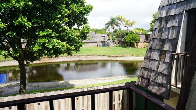 Building Photo - 1555 Fores Forest Lk