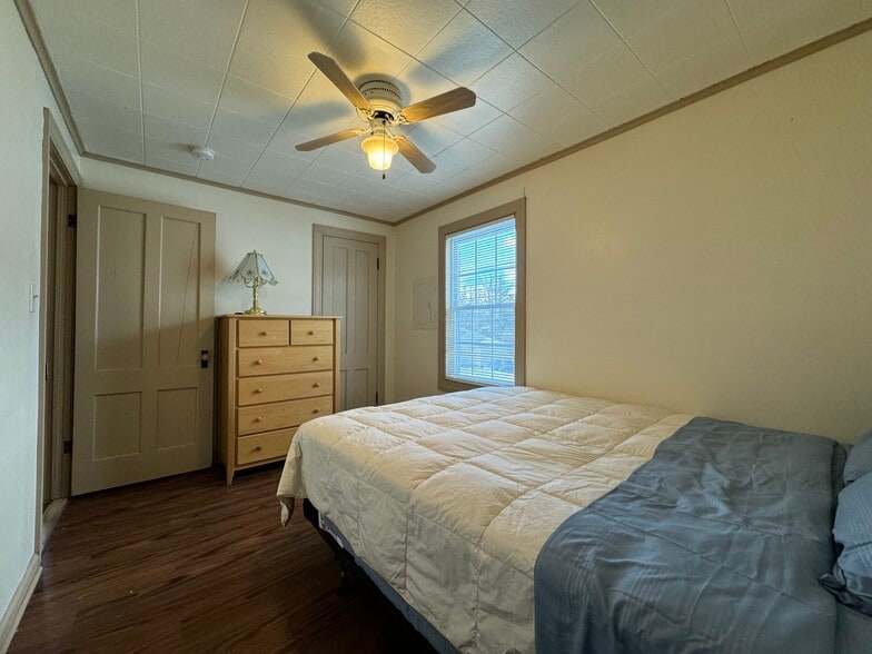 Bedroom with closet and ceiling fan - 12 Durant Ter