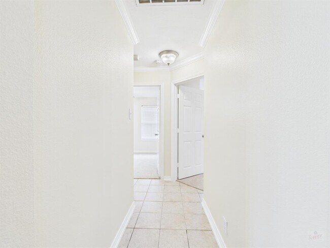 Building Photo - 136 Winter St