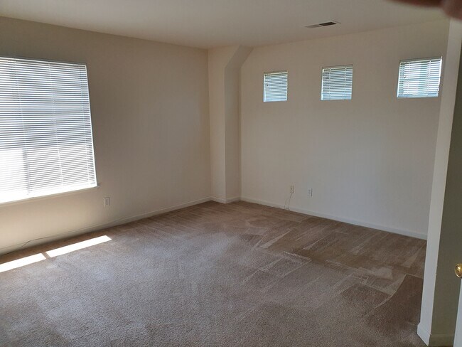 Building Photo - 1505 Hermocilla Way