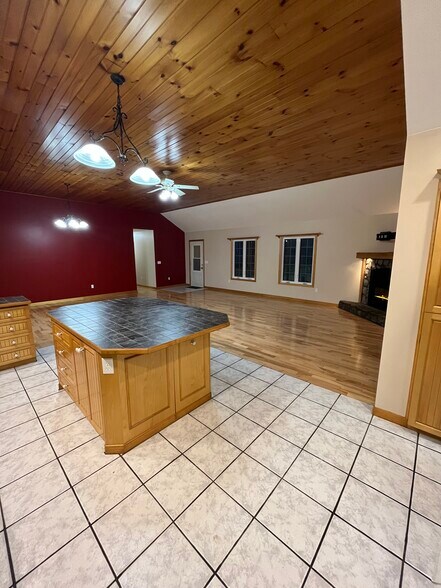 Living Room / Kitchen Open Concept - 79 Lawrence Rd