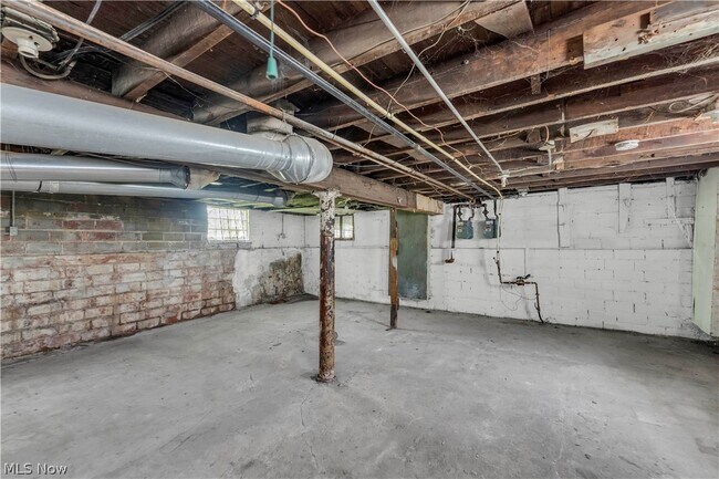 Building Photo - 12322 Fairport Ave