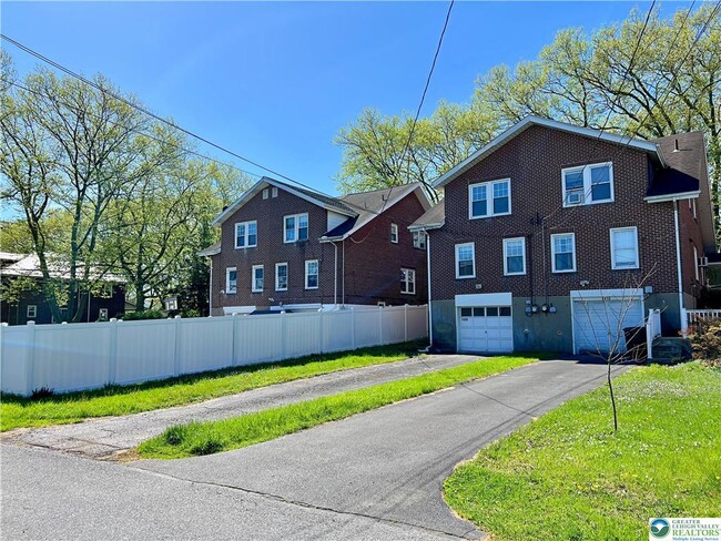 Building Photo - 1408 W Union Blvd