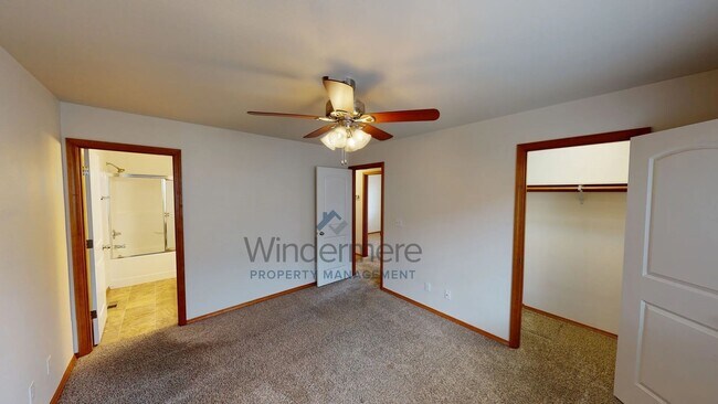 Building Photo - Maria167-2