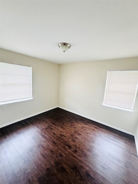 Building Photo - 1104 Ashland Dr