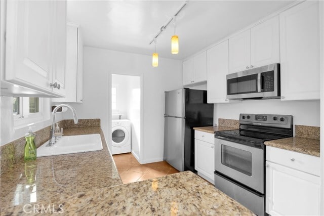 Building Photo - 353 Cres