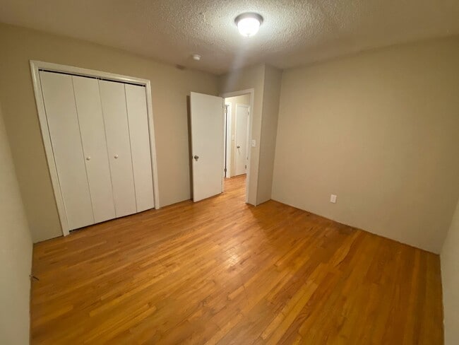 Building Photo - 106 Cantrell Dr