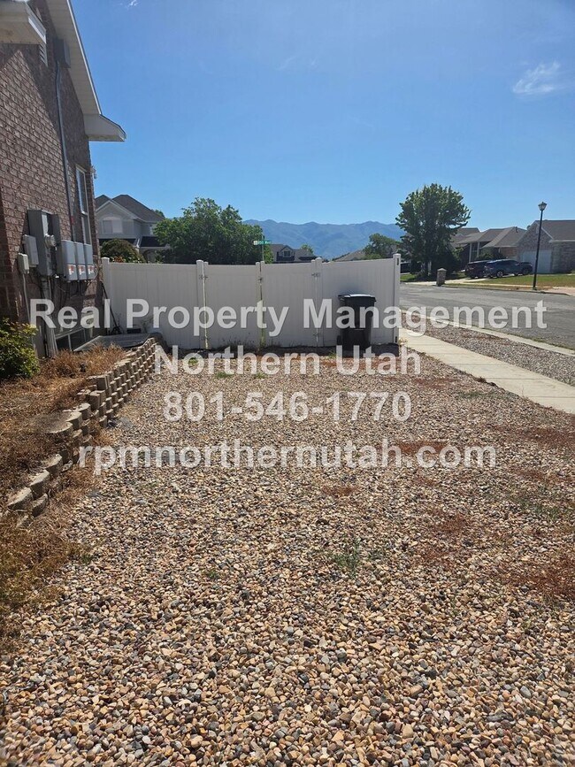 Building Photo - 2784 S 850 W
