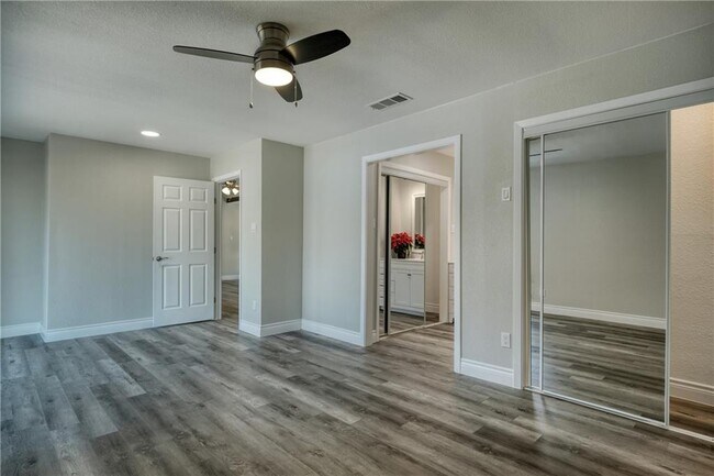 Building Photo - 13009 Sherbourne St